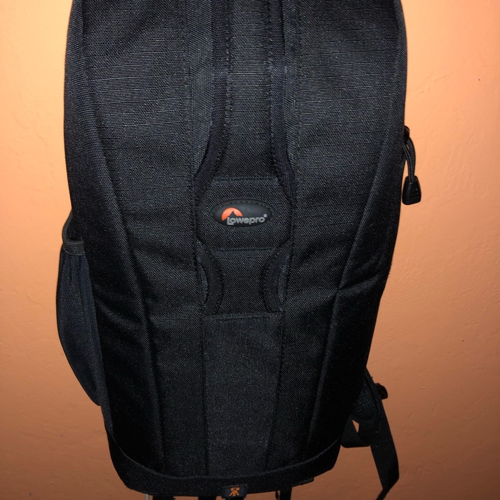 Lowepro flipside 300.